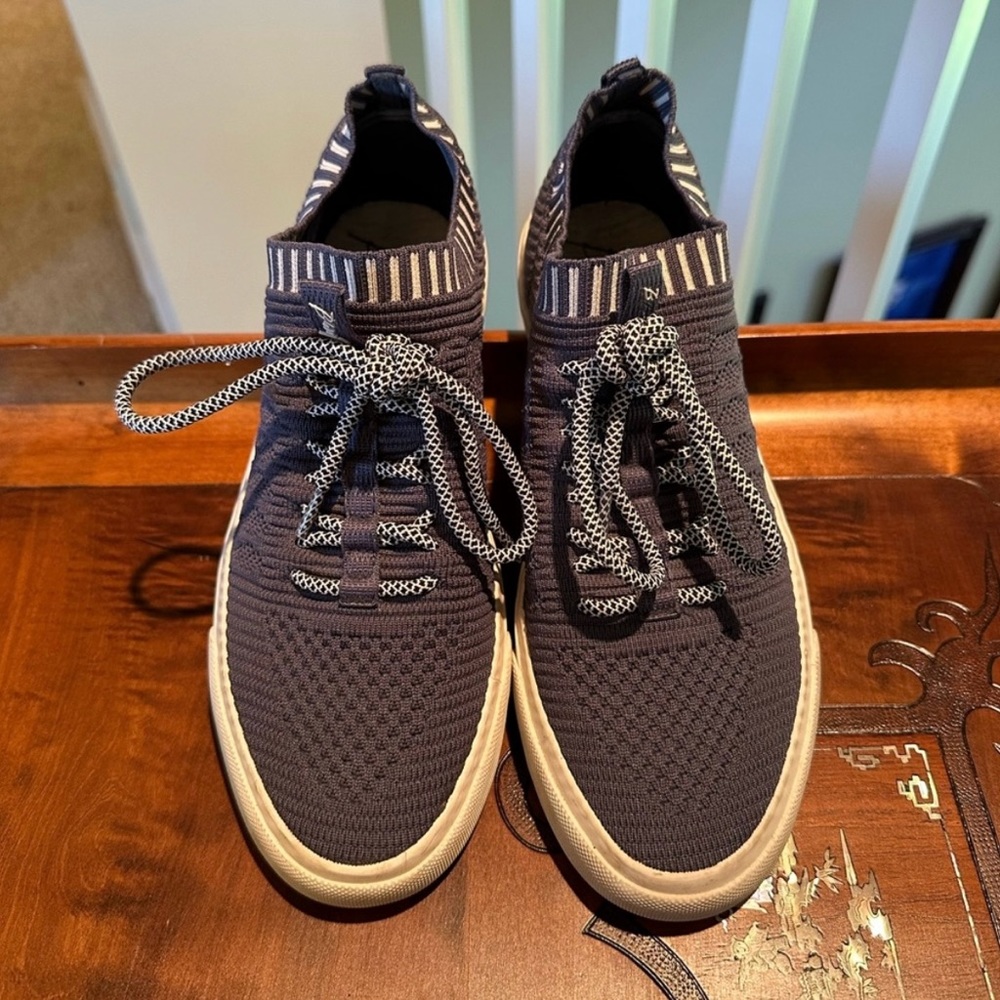 Blowfish Malibu Sneakers Size 8 - Picture 2 of 6